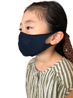 少年用＿盾＿横